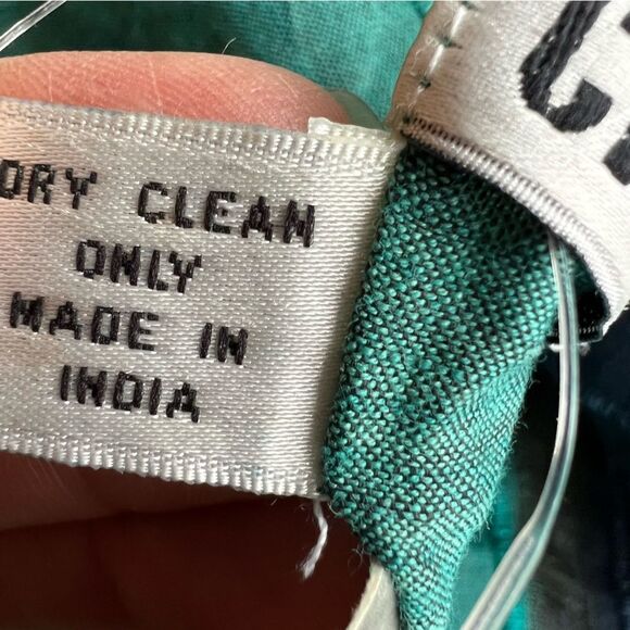 😊 3/$30 Chico’s silk blend scarf blues & greens NWT - Picture 10 of 11